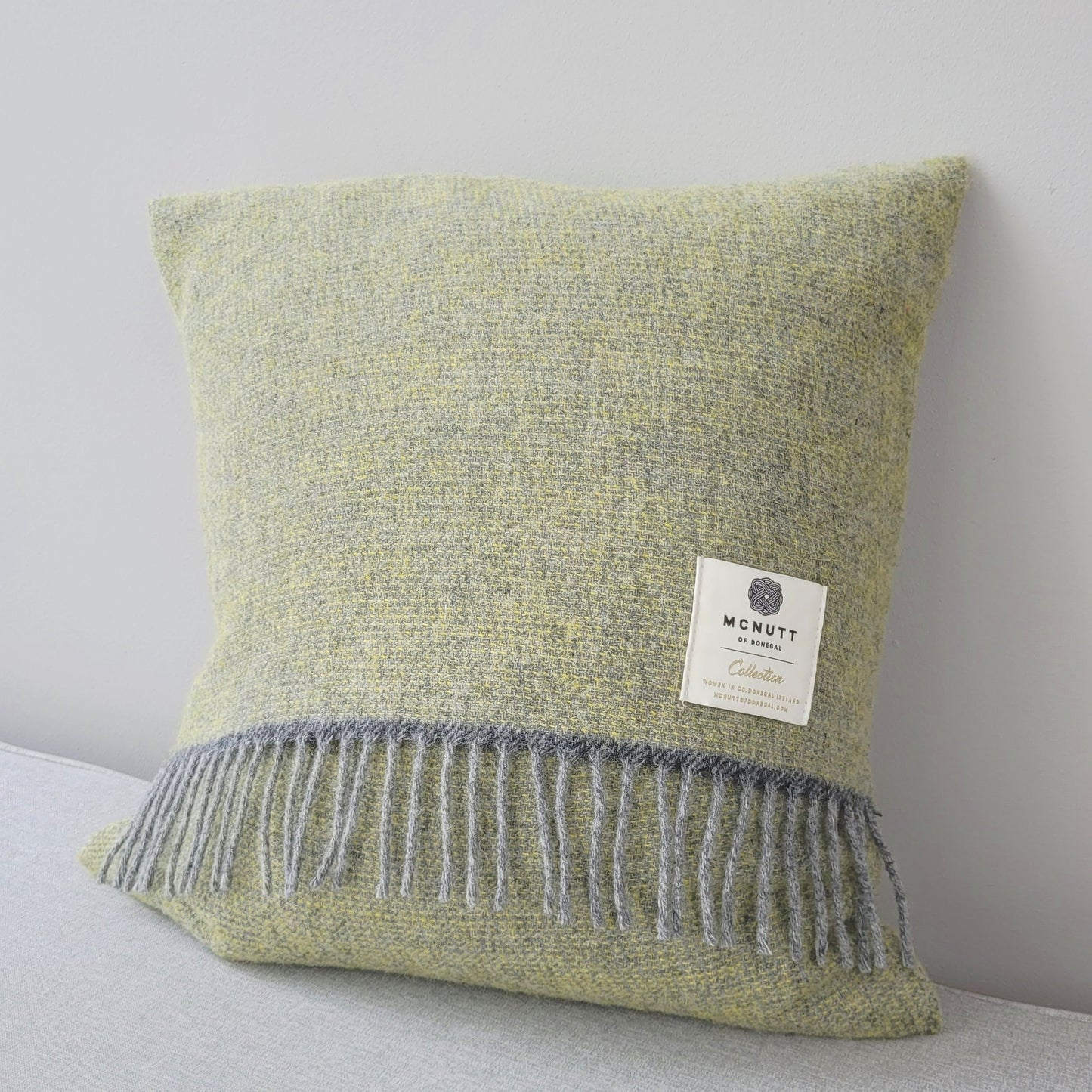 Merino Square Cushion 40x40cm)